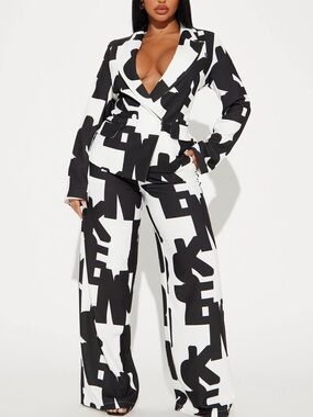 Structured Black & White Graphic Wide-Leg Pants set
